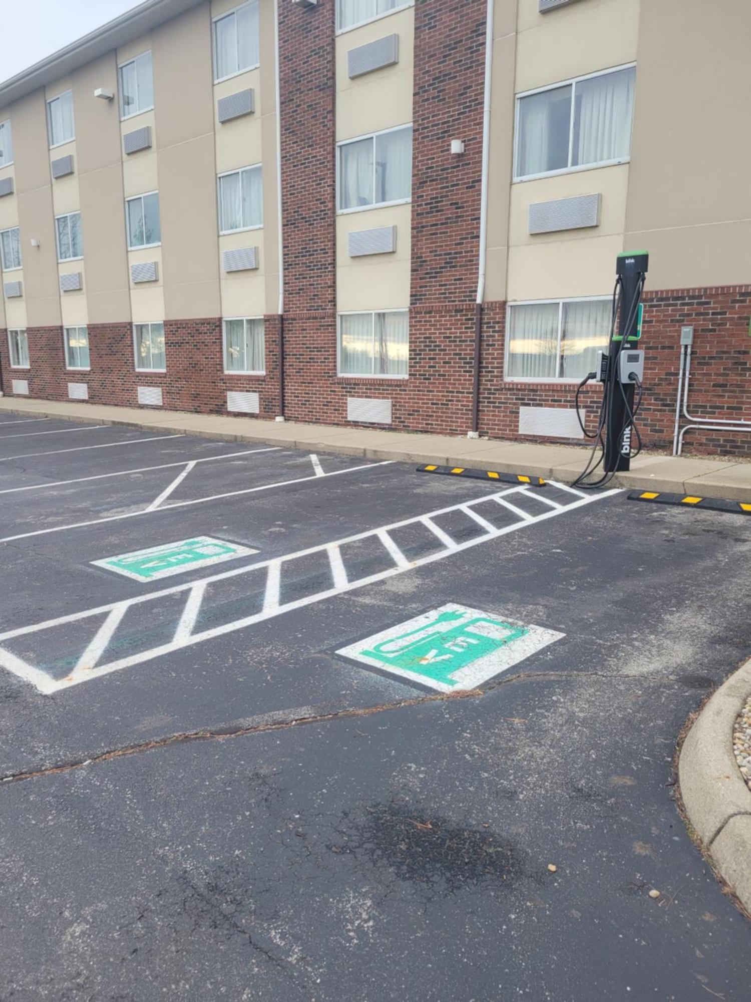 Hotel Baymont By Wyndham Columbus/Rickenbacker Exterior foto